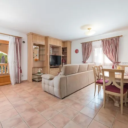 Solluna Villa